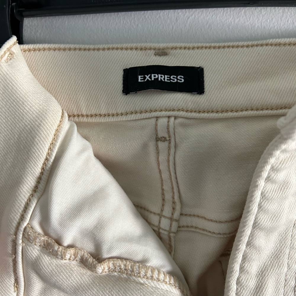 Express Modern Straight, Super High Rise - Picture 4 of 5